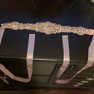 Light grey sash/belt